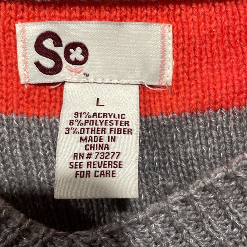 Large Juniors sweater - Picture 3 of 3